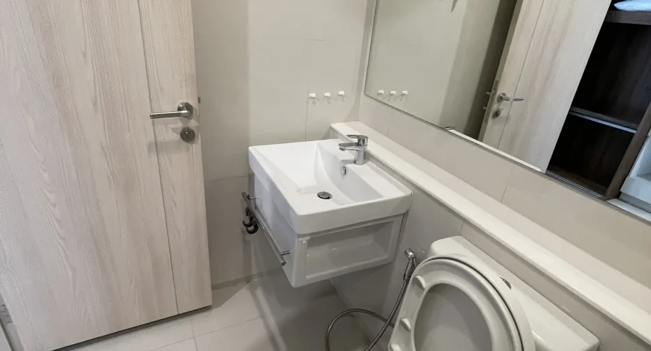 For sale studio condo in Pathum Wan, Bangkok