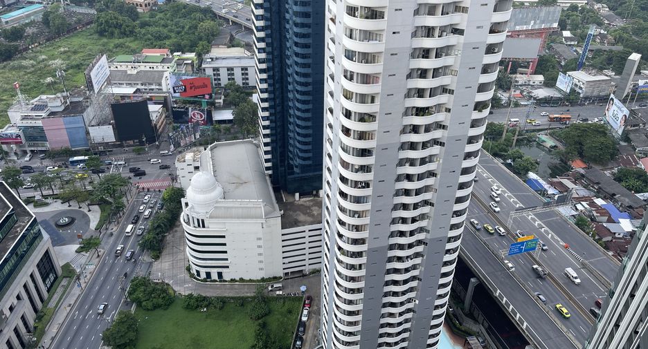 For sale studio condo in Pathum Wan, Bangkok