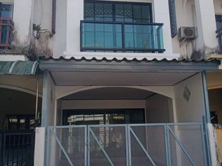 For sale 3 bed townhouse in Nong Chok, Bangkok