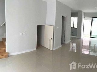 For sale 3 bed townhouse in Bang Khae, Bangkok