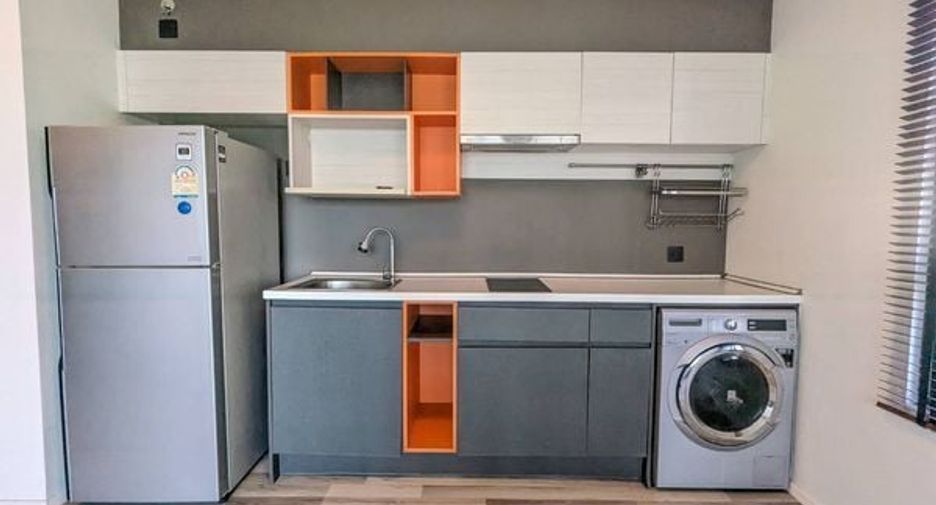 For sale 2 Beds condo in Bang Khun Thian, Bangkok