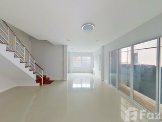 For sale 5 bed townhouse in Sai Mai, Bangkok