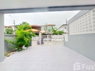 For sale 5 bed townhouse in Sai Mai, Bangkok