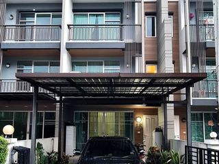 For sale 3 bed townhouse in Bang Khun Thian, Bangkok