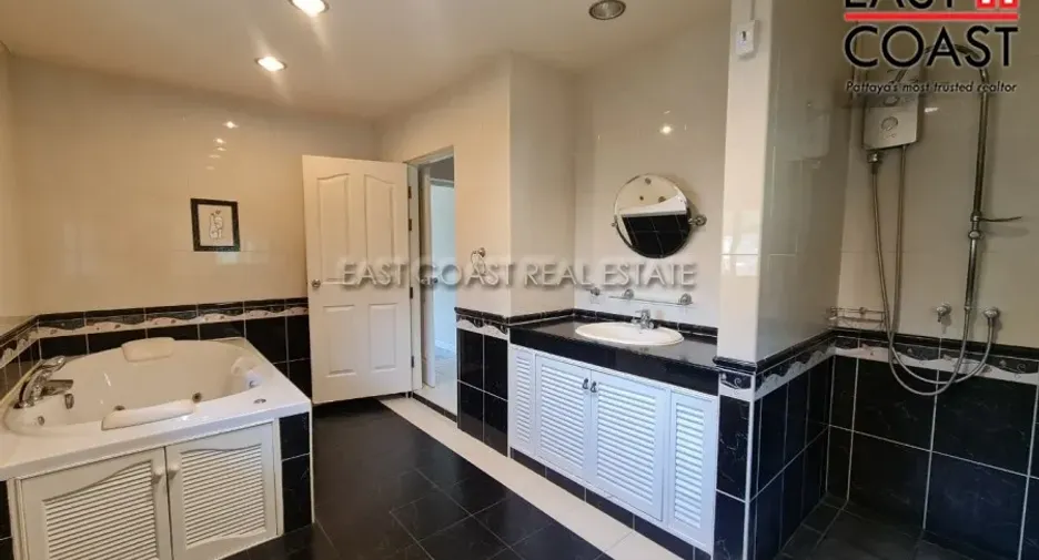 For rent 3 ベッドルーム house in Bang Lamung, Chonburi