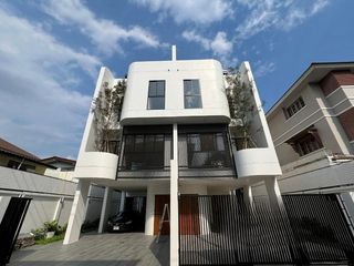 For sale 3 bed office in Phra Khanong, Bangkok