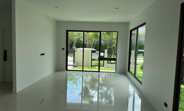 For sale 4 Beds house in Bang Kapi, Bangkok