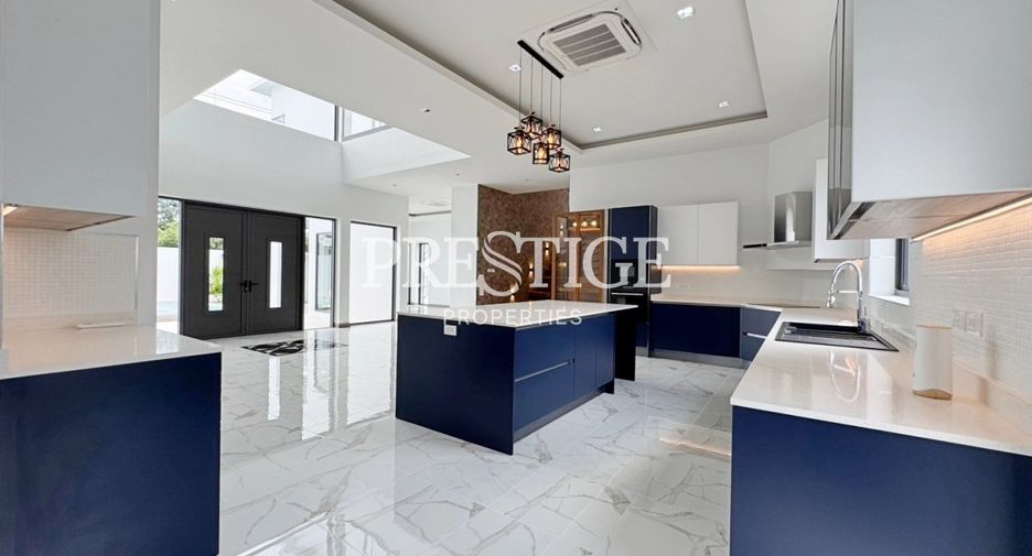 For rent and for sale 6 bedrooms house in Bang Lamung, Chonburi