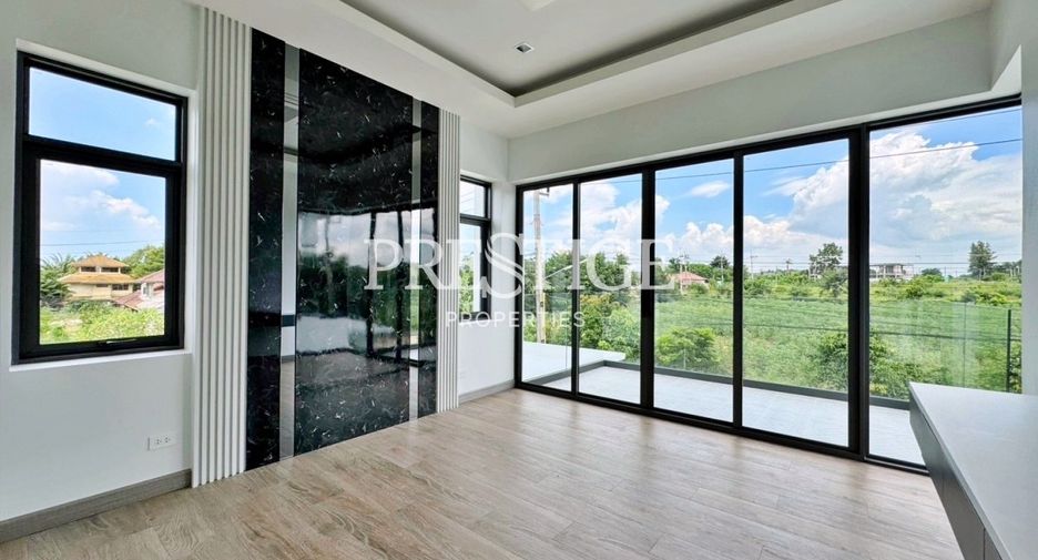 For rent and for sale 6 bedrooms house in Bang Lamung, Chonburi