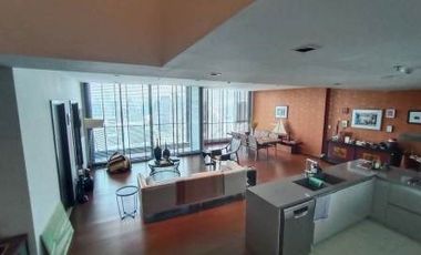 For sale 3 bedrooms condo in Khlong Toei, Bangkok