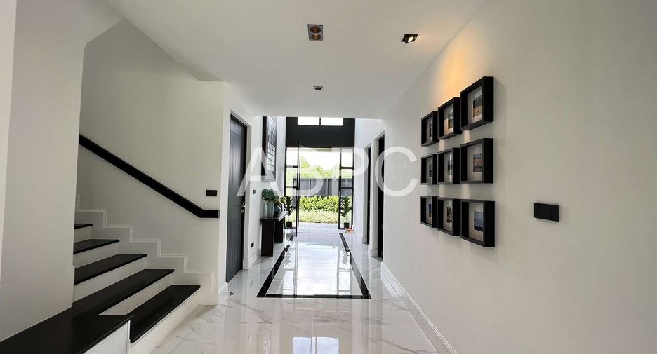 À louer et à vendre 5 chambres maison à Bang Lamung, Chonburi