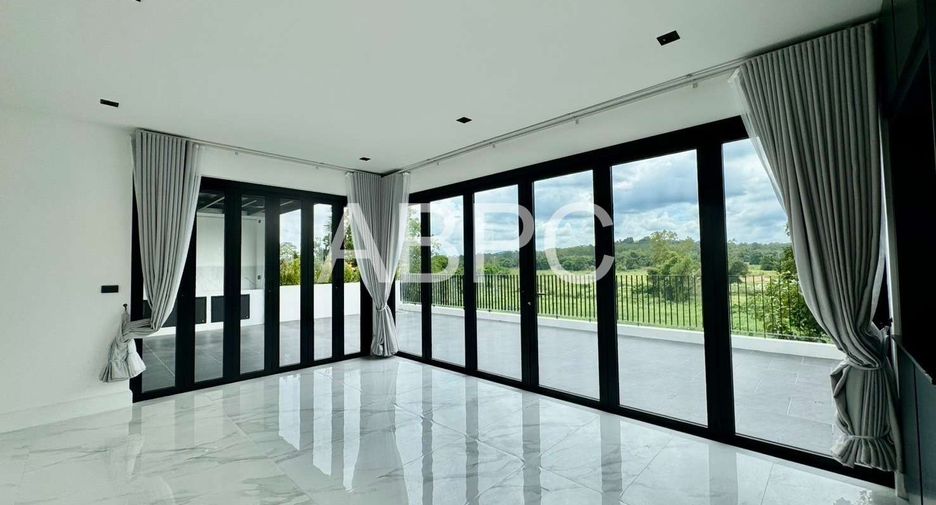 À louer et à vendre 5 chambres maison à Bang Lamung, Chonburi