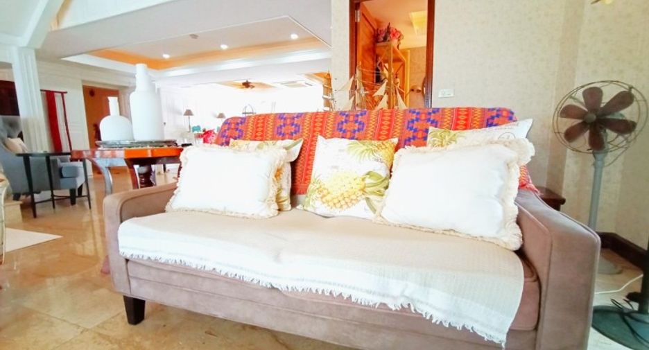For sale 2 bedrooms condo in South Pattaya, Pattaya