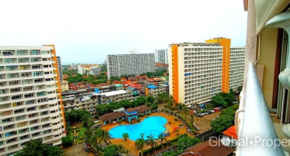 For sale 2 bedrooms condo in South Pattaya, Pattaya