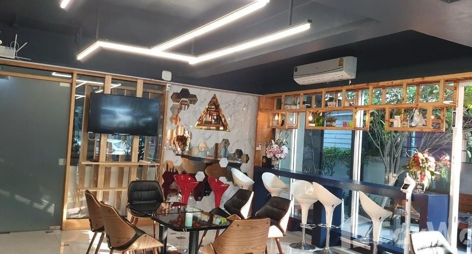 For sale office in Khan Na Yao, Bangkok