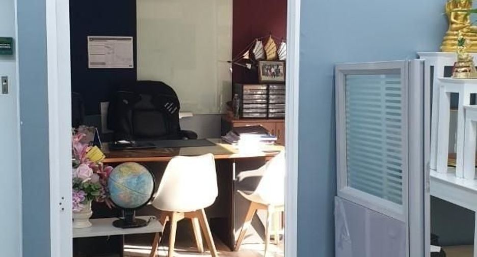 For sale office in Khan Na Yao, Bangkok