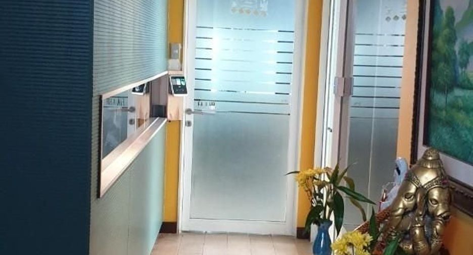 For sale office in Khan Na Yao, Bangkok