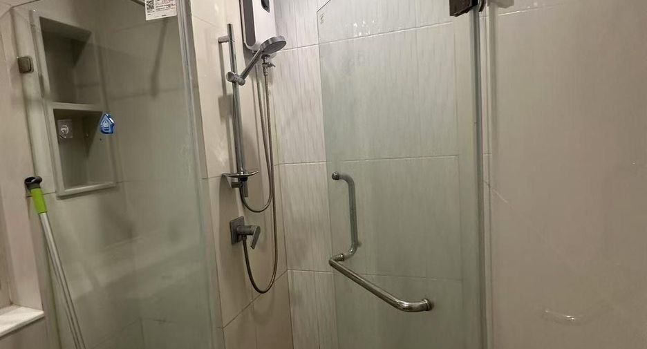 For rent 1 bed condo in Huai Khwang, Bangkok