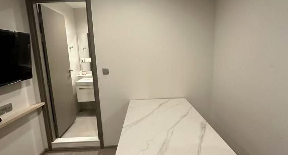 For rent 1 bed condo in Huai Khwang, Bangkok