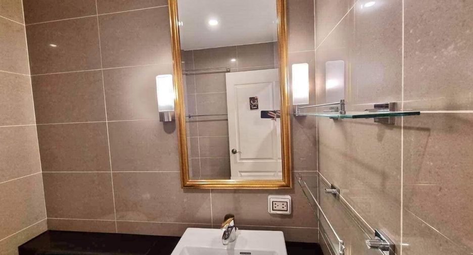 For sale 1 bed condo in Huai Khwang, Bangkok