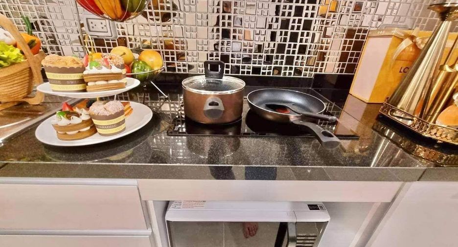 For sale 1 bed condo in Huai Khwang, Bangkok
