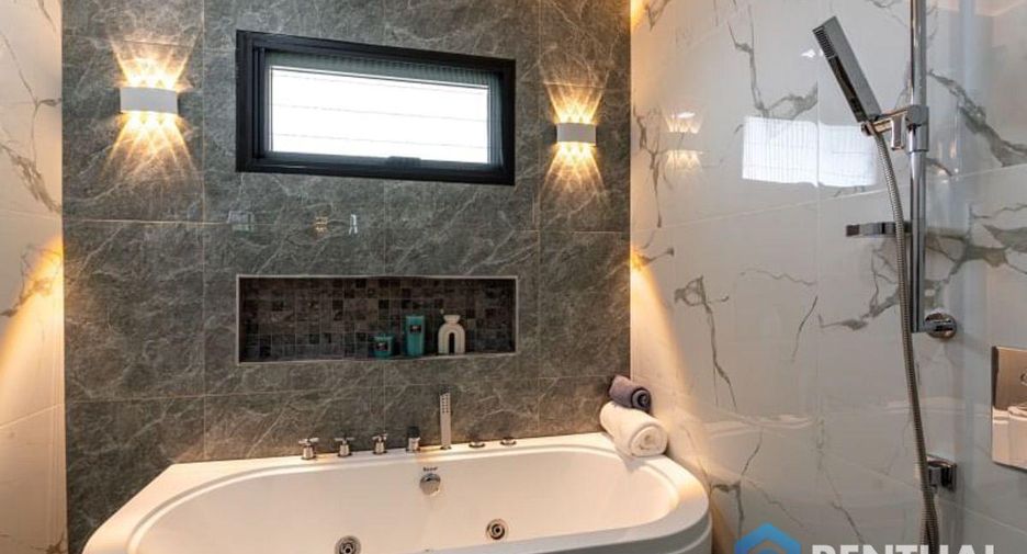 For sale 5 bedrooms house in Bang Lamung, Chonburi