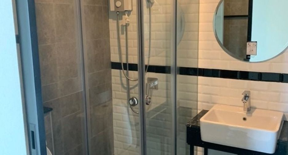 For sale 2 bed condo in Bang Phlat, Bangkok
