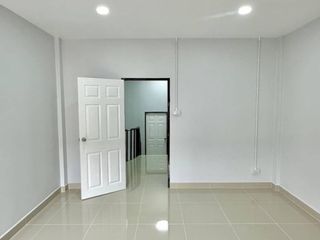 For sale 3 bed house in Mueang Nonthaburi, Nonthaburi