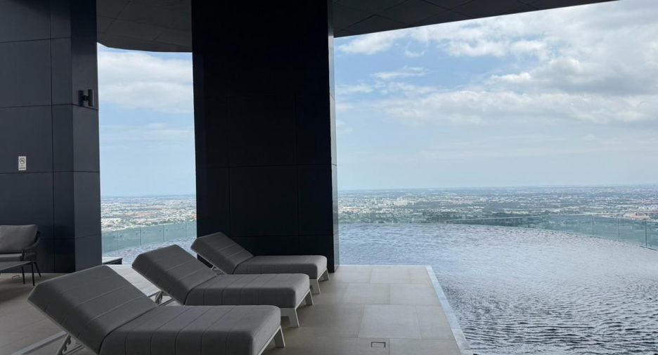 For sale 4 bedrooms condo in Bang Kho Laem, Bangkok