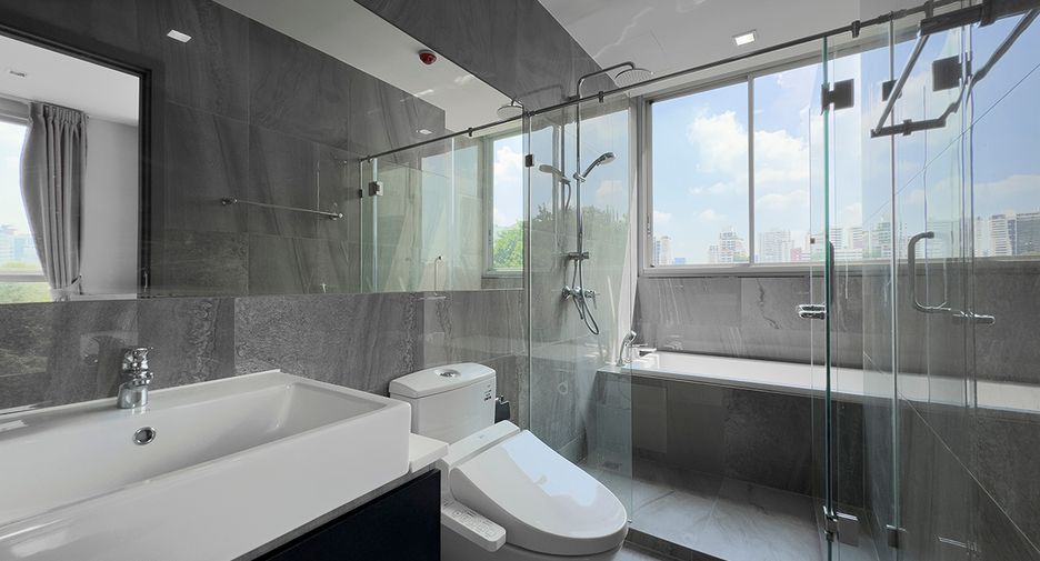 À vendre 2 chambres condo à Watthana, Bangkok