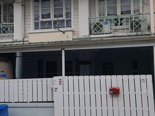 For rent 3 bed townhouse in Khlong Luang, Pathum Thani