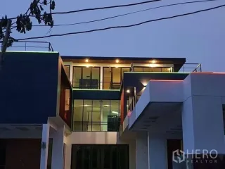 ให้เช่า 5 ห้องนอน บ้านเดี่ยว ใน พระโขนง, กรุงเทพฯ