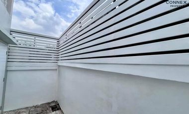 For sale 2 bed townhouse in Mueang Samut Prakan, Samut Prakan