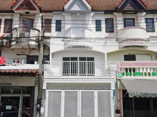 For sale 5 bed townhouse in Krathum Baen, Samut Sakhon