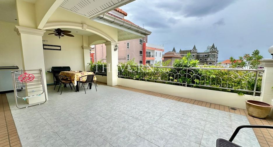 For sale 3 bedrooms condo in Bang Lamung, Chonburi