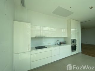For sale 3 Beds house in Phra Khanong, Bangkok
