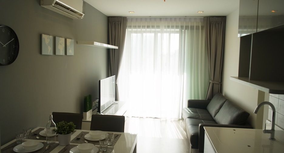 For rent 2 bed condo in Huai Khwang, Bangkok
