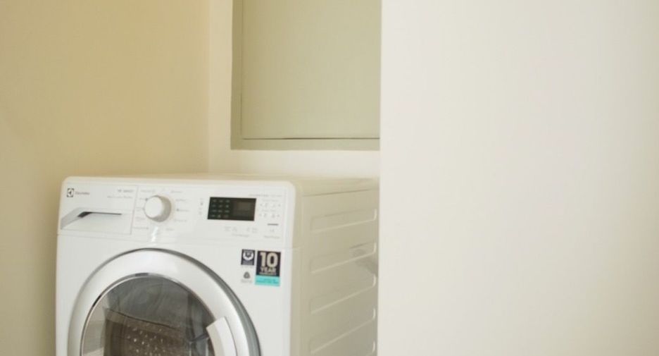 For rent 2 bed condo in Huai Khwang, Bangkok