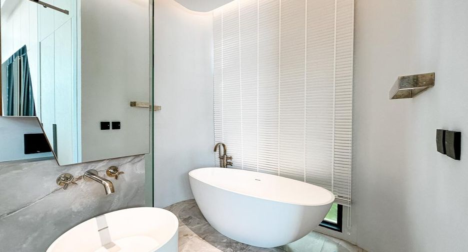 For sale 4 bedrooms villa in Thalang, Phuket