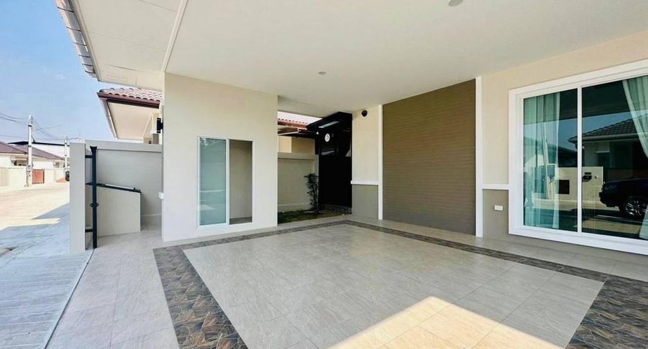 For sale 3 bedrooms house in East Pattaya, Pattaya