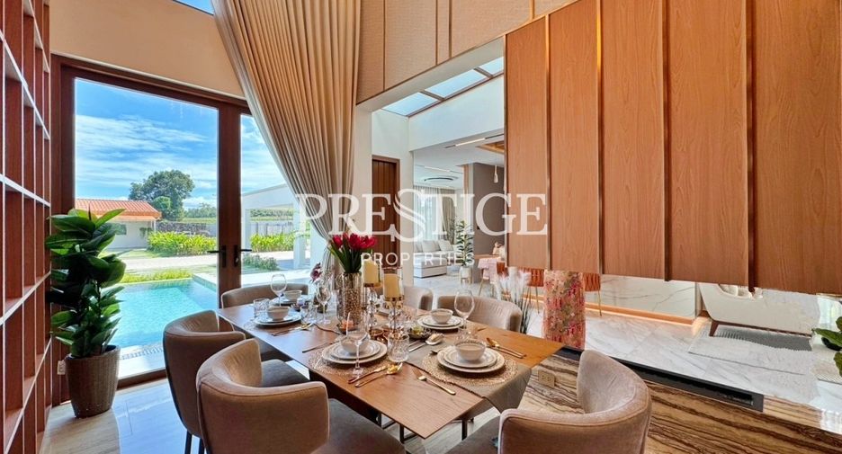 Casa en venta de 5 habitaciones en Bang Lamung, Chonburi