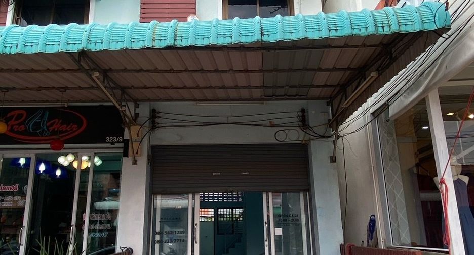 For sale 2 bed townhouse in Mueang Sakon Nakhon, Sakon Nakhon