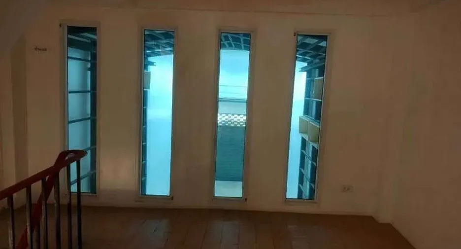For sale retail Space in Phra Khanong, Bangkok