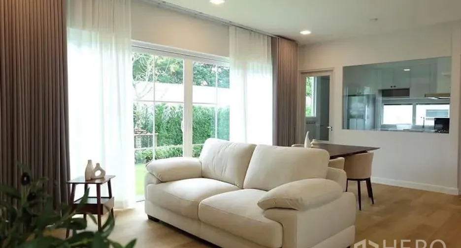 Casa en alquiler de 3 habitaciones en Bang Phli, Samut Prakan