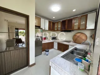 Casa en alquiler de 4 habitaciones en Na Jomtien, Pattaya
