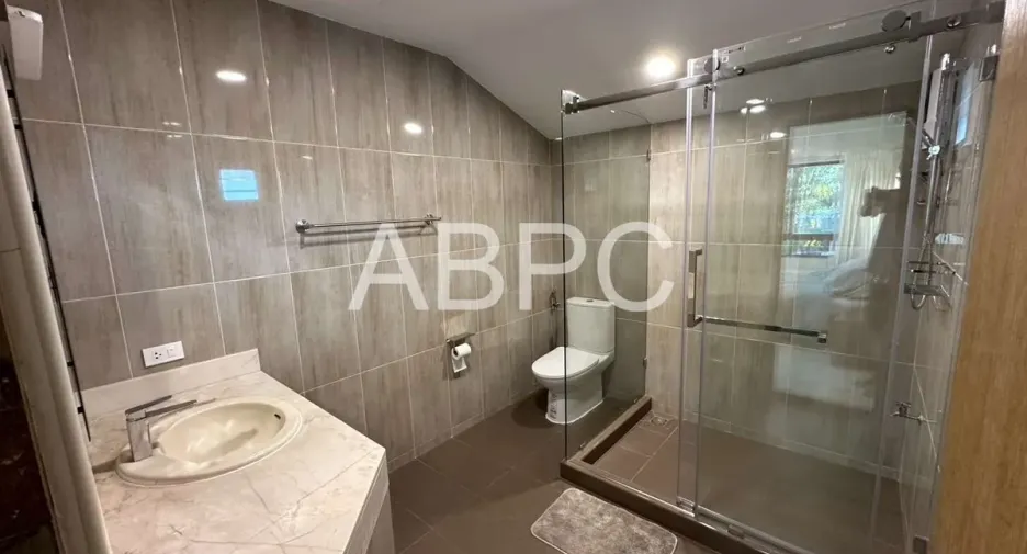 For rent 4 bedrooms house in Na Jomtien, Pattaya