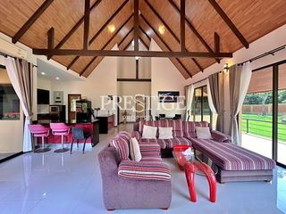 For sale 6 bedrooms house in Sattahip, Pattaya