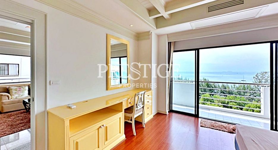 For sale そして for rent 3 ベッドルーム condo in Sattahip, Chonburi