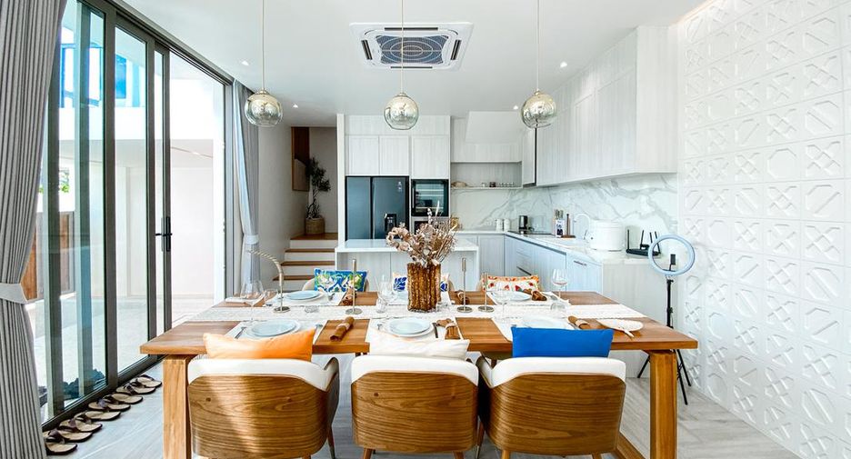 For sale 4 bedrooms villa in Thalang, Phuket