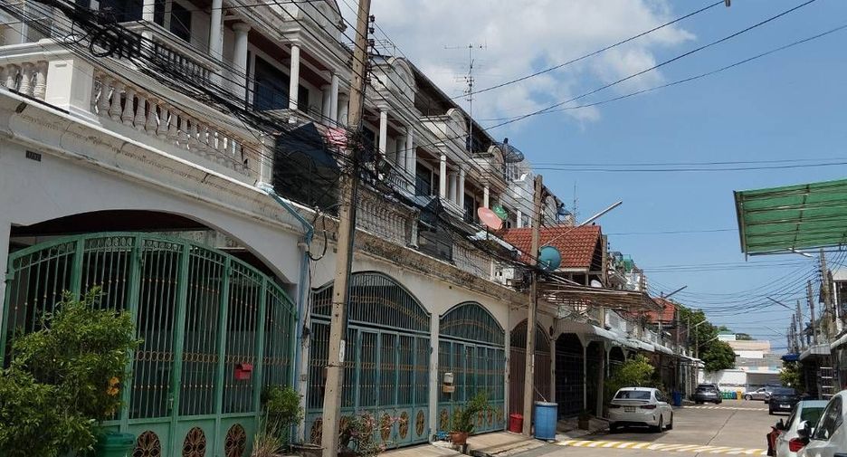 For sale 5 Beds townhouse in Mueang Nonthaburi, Nonthaburi